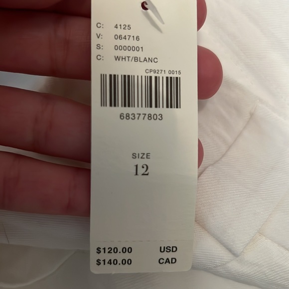 ANTHRO NEW WITH TAGS: Maeve Day to Evening White shorts - Picture 6 of 6